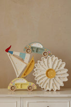 Laden Sie das Bild in den Galerie-Viewer, Beetle Car Mini Lamp | Flower Power