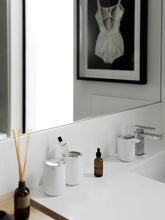Cargar imagen en el visor de la galería, Toothbrush Holder