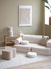 Laden Sie das Bild in den Galerie-Viewer, Cream White Settee