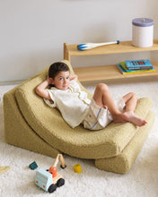 Laden Sie das Bild in den Galerie-Viewer, Matcha Moon Chair