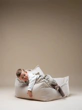 Laden Sie das Bild in den Galerie-Viewer, Marshmallow Beanbag Chair