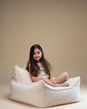 Carica l&#39;immagine nel visualizzatore di Gallery, Cream White Beanbag Chair