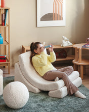 Laden Sie das Bild in den Galerie-Viewer, Cream White Moon Chair