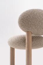 Carica l&#39;immagine nel visualizzatore di Gallery, Flock Chair CS2