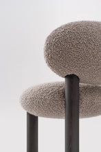 Carica l&#39;immagine nel visualizzatore di Gallery, Flock Chair CS2