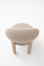 Carica l&#39;immagine nel visualizzatore di Gallery, Flock Chair CS2