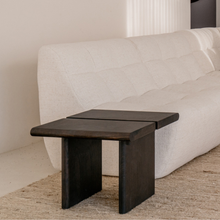 Carica l'immagine nel visualizzatore di Gallery, Coffee table Arlen - W50 D50 H40 - ash solid edge in smoke color