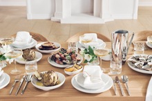 Laden Sie das Bild in den Galerie-Viewer, Graceful Grand Table 390 x 120 cm - 30 mm w. cable management