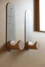 Cargar imagen en el visor de la galería, SILMU wall &amp; door hook | set of 2