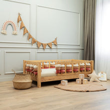Charger l'image dans la galerie, Latte Intertwined Crib Bumper