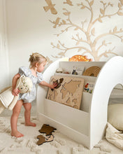 Cargar imagen en el visor de la galería, KUMPU Montessori bookshelf | white