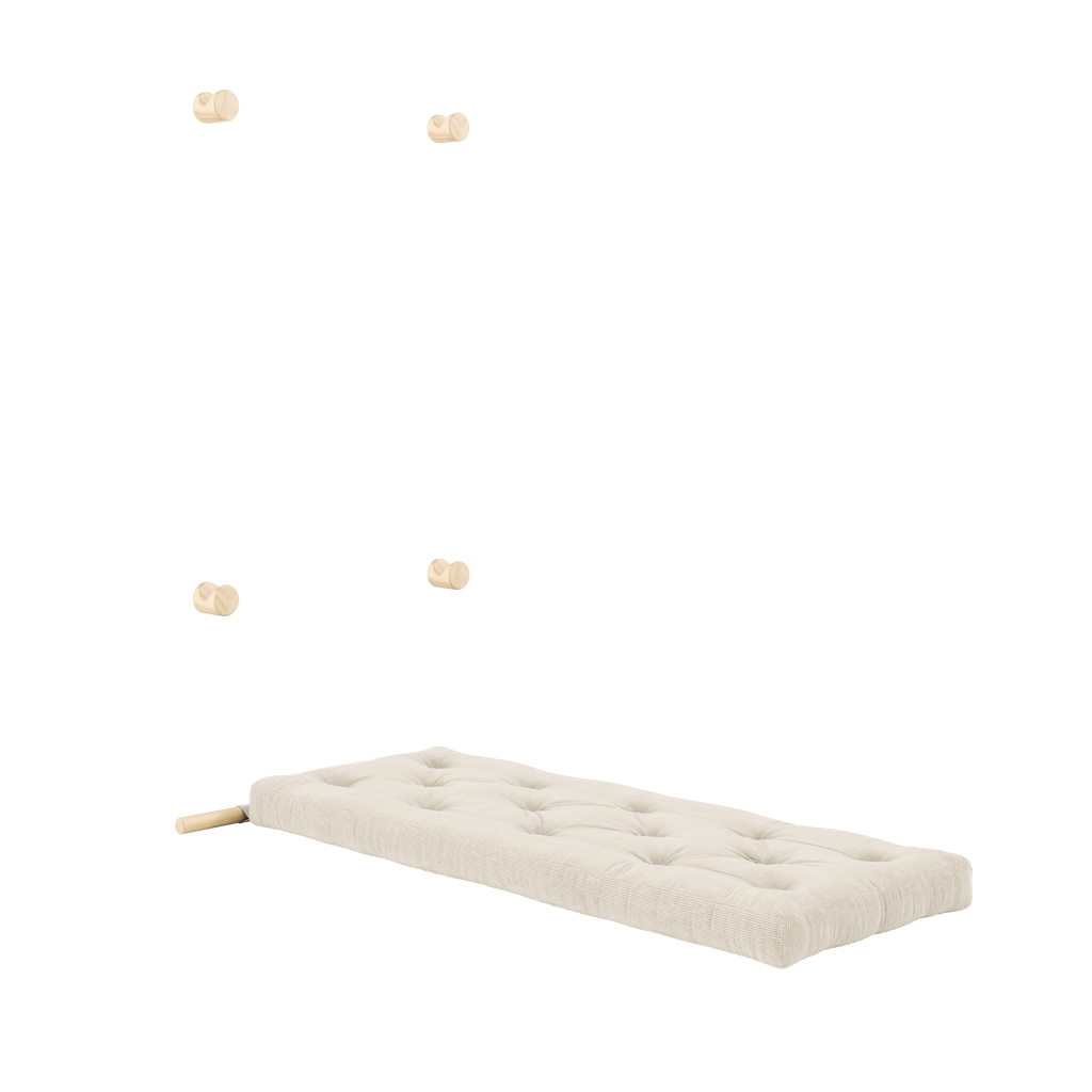 HOOKED SLEEPER CHAIR