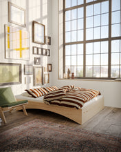 Laden Sie das Bild in den Galerie-Viewer, ORBIT BED