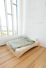 Laden Sie das Bild in den Galerie-Viewer, ORBIT BED