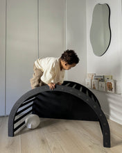 Laden Sie das Bild in den Galerie-Viewer, LUOTO II climbing arch | black stained