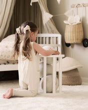 Cargar imagen en el visor de la galería, LUOTO stool | white