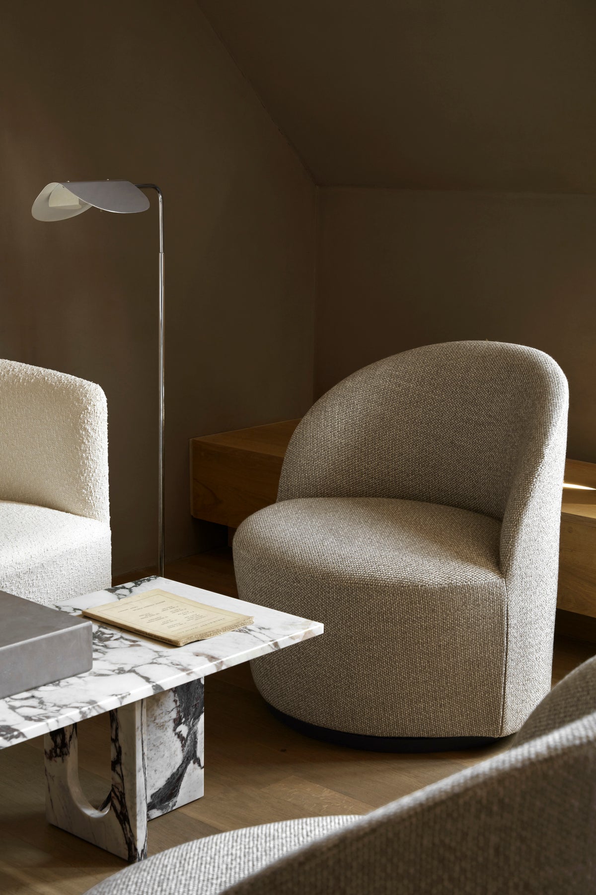 Wing Floor Lamp