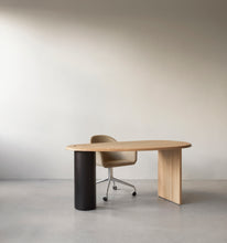 Laden Sie das Bild in den Galerie-Viewer, The Eclipse Desk