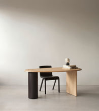 Laden Sie das Bild in den Galerie-Viewer, The Eclipse Desk