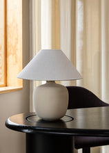 Laden Sie das Bild in den Galerie-Viewer, The Eclipse Desk