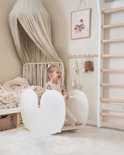 Cargar imagen en el visor de la galería, NUPPU rocking horse | white