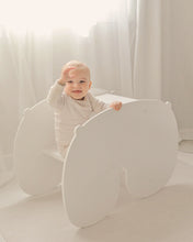 Cargar imagen en el visor de la galería, NUPPU rocking horse | white