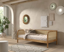 Cargar imagen en el visor de la galería, OLIVE CABIN BED 90 X 200 CM RATTAN OAK