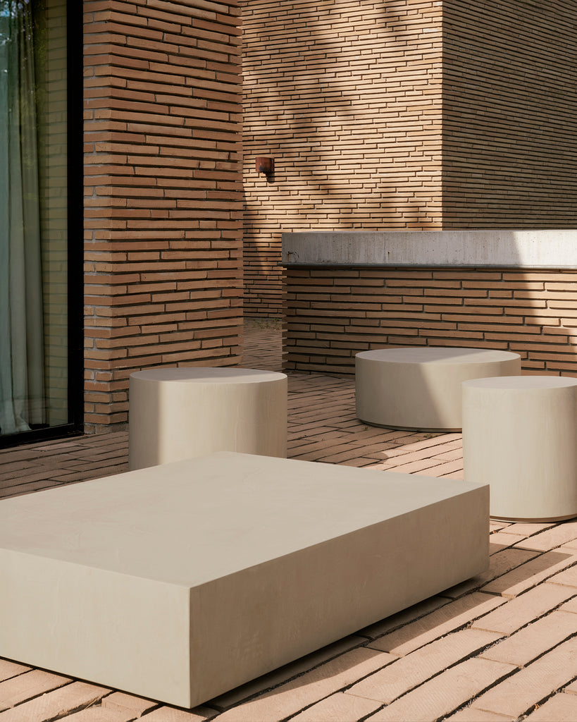 Elements outdoor coffee table