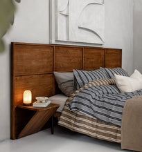 Charger l'image dans la galerie, Outline Bed With Side Table