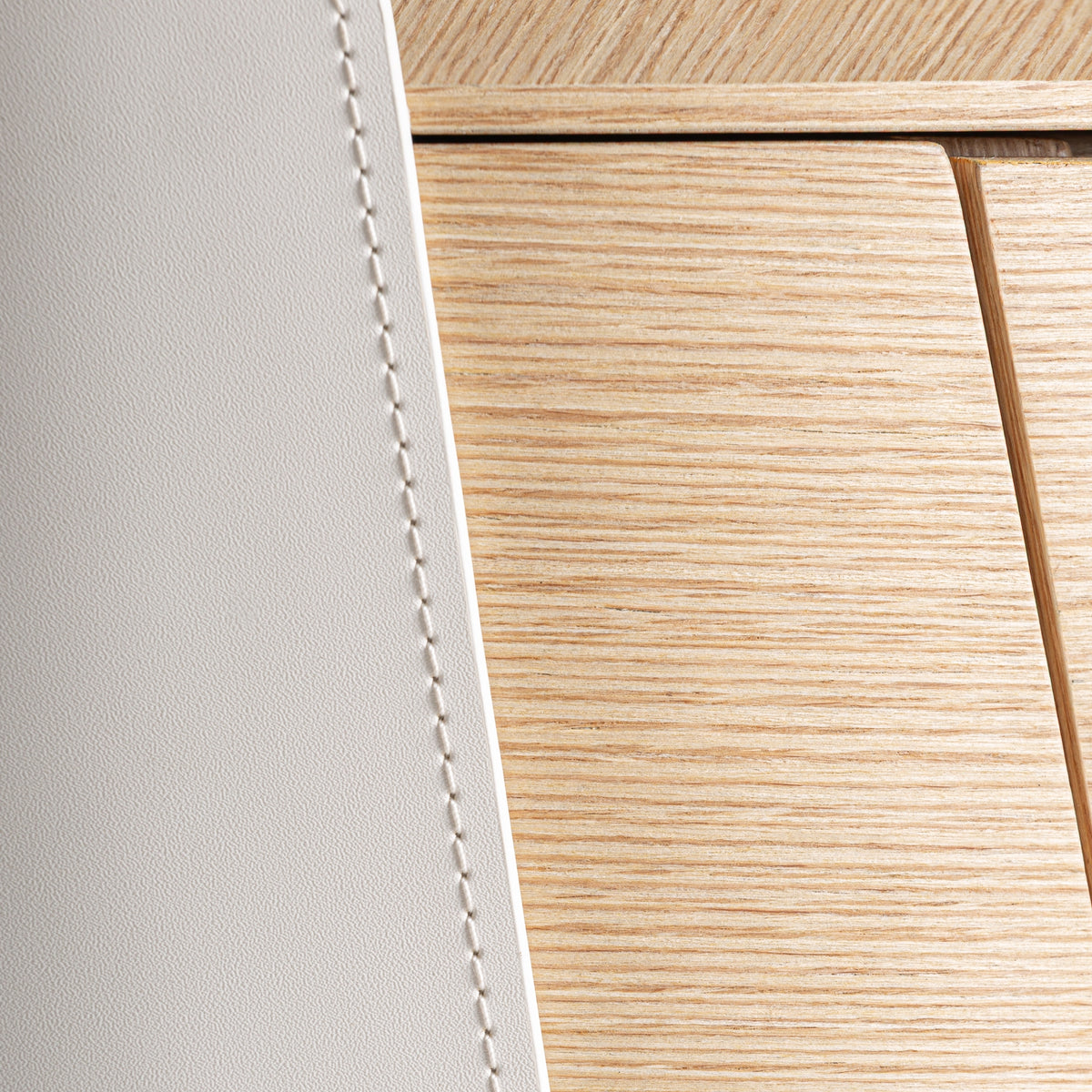 Hueze Bed Side Table