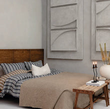 Charger l'image dans la galerie, Outline Bed With Side Table