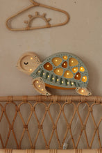 Laden Sie das Bild in den Galerie-Viewer, Little Lights Turtle Lamp