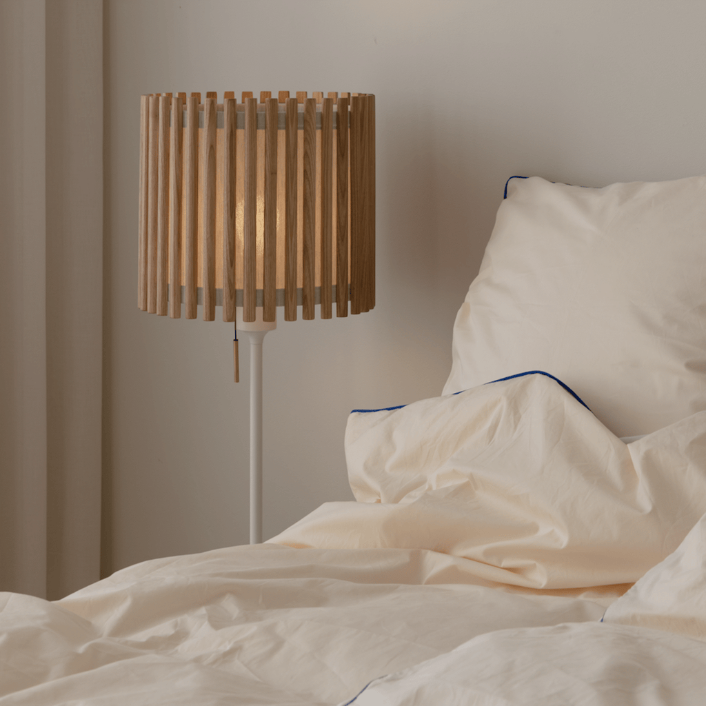 Komorebi Medium Circle Oak - lifestyle