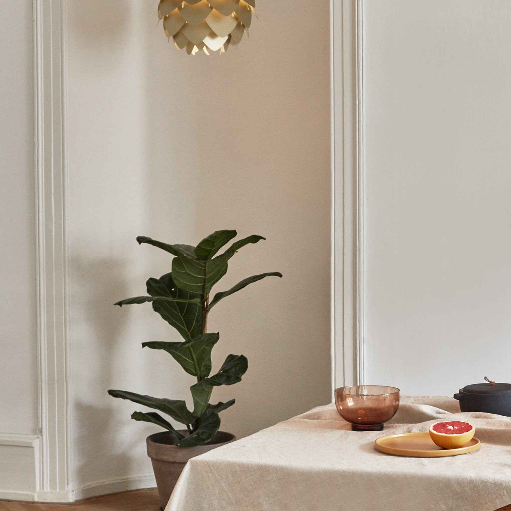 Aluvia Mini brushed brass - lifestyle 3