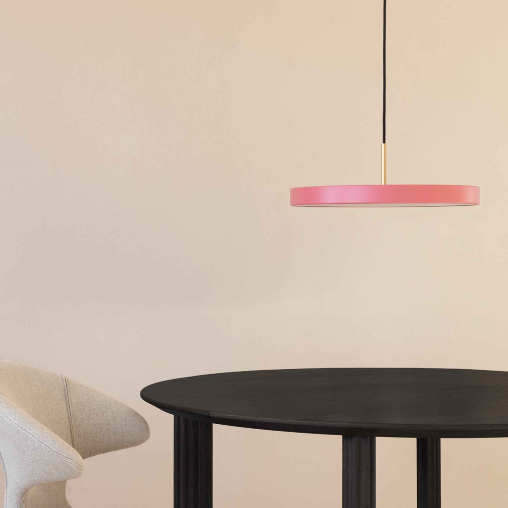 Comfort Circle Black Oak Rippled - lifestyle