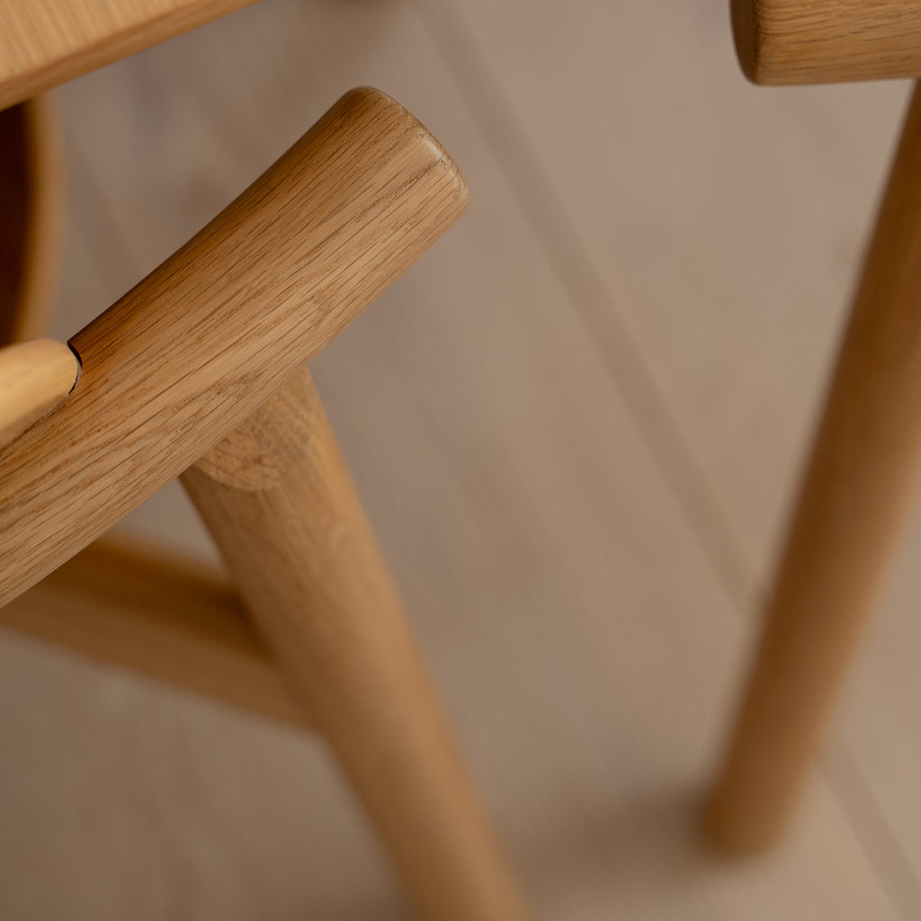 Heiko oak chair - lifestyle 8