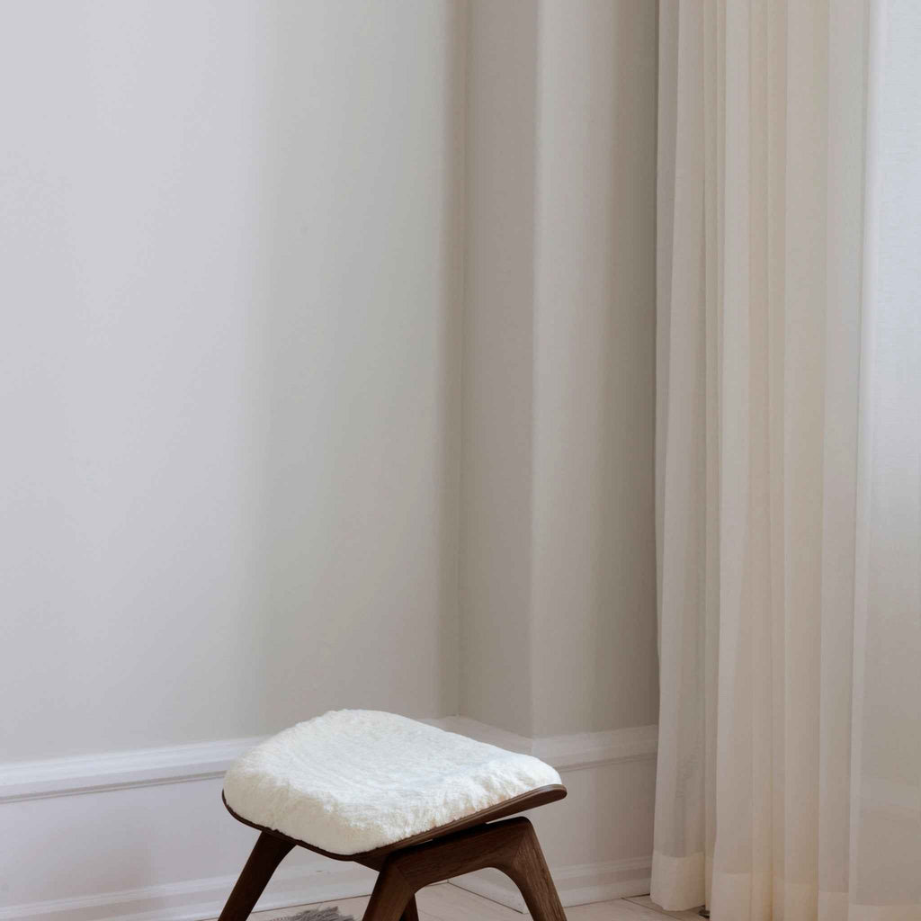 The Reader Ottoman - lifestyle
