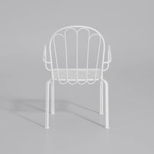 Laden Sie das Bild in den Galerie-Viewer, THE AL FRESCO DINING CHAIR - ANTIQUE WHITE