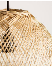 Laden Sie das Bild in den Galerie-Viewer, Bamboo pendant lamp large size Ø35xH60 cm
