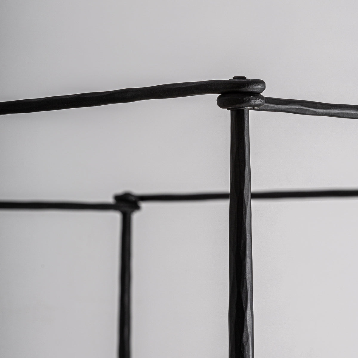Canopy metal bed