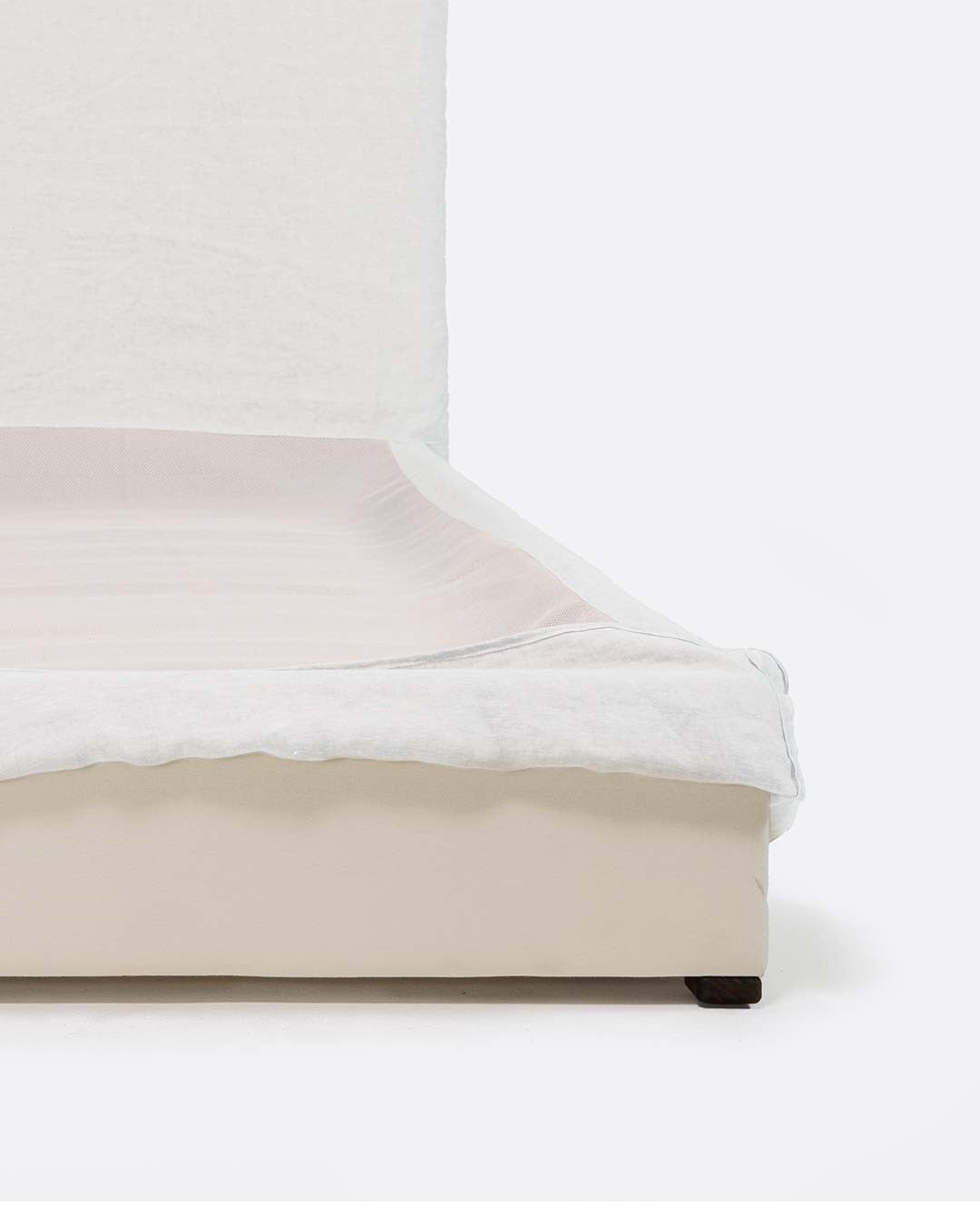 White Linen Bed 180 x 200 cm