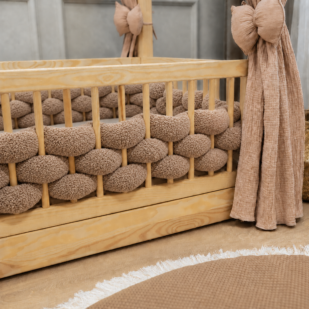 Ochraniacz do łóżeczka Przeplataniec Cappuccino Boucle