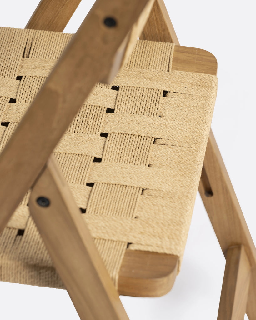 Teak folding chair with rope