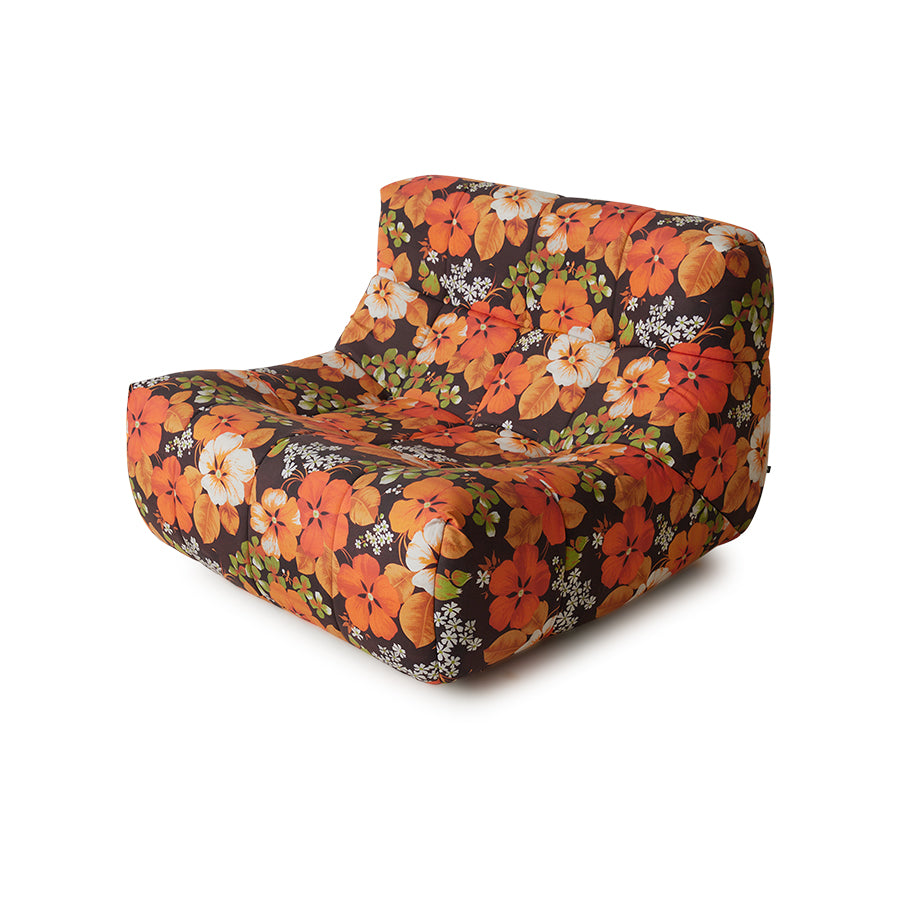 Lazy lounge chair outdoor bungalow