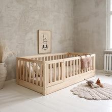 Load image into Gallery viewer, Bambi with fence rail 200x100 natural