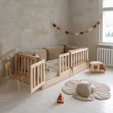 Load image into Gallery viewer, Bambi with fence rail 200x120 natural