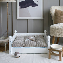 Load image into Gallery viewer, Taco Bed White (L)