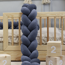 Charger l'image dans la galerie, Ochraniacz do łóżeczka warkocz Grafit velvet