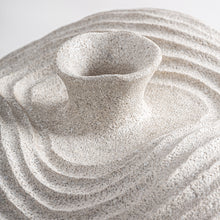 Charger l&#39;image dans la galerie, Resin Vase