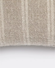 Carica l&#39;immagine nel visualizzatore di Gallery, KURUVA cushion in linen 60 x 60 cm